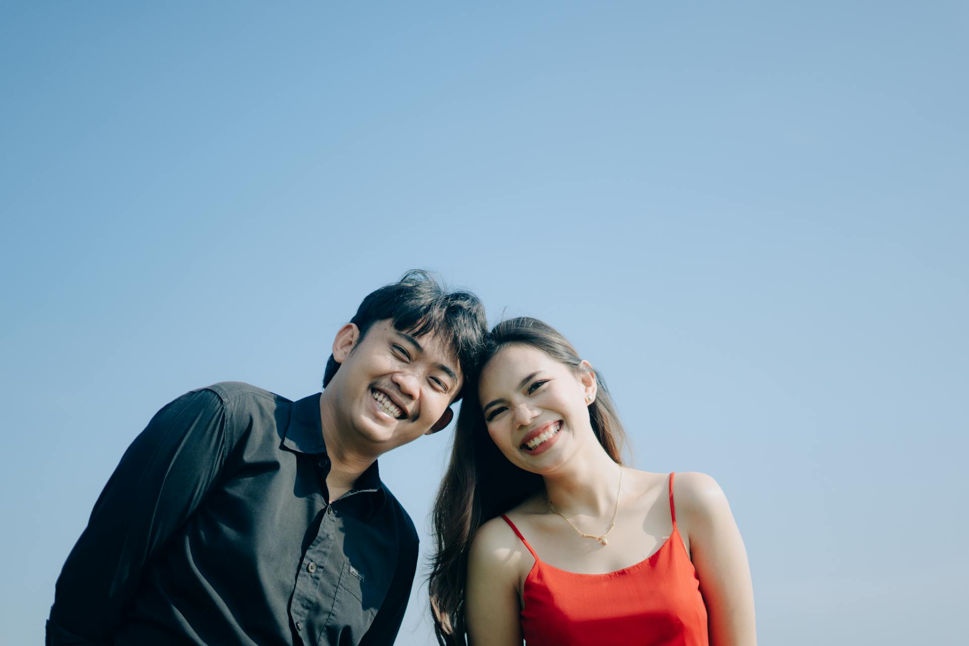 pasangan bahagia karena berhasil jaga keintiman seksual